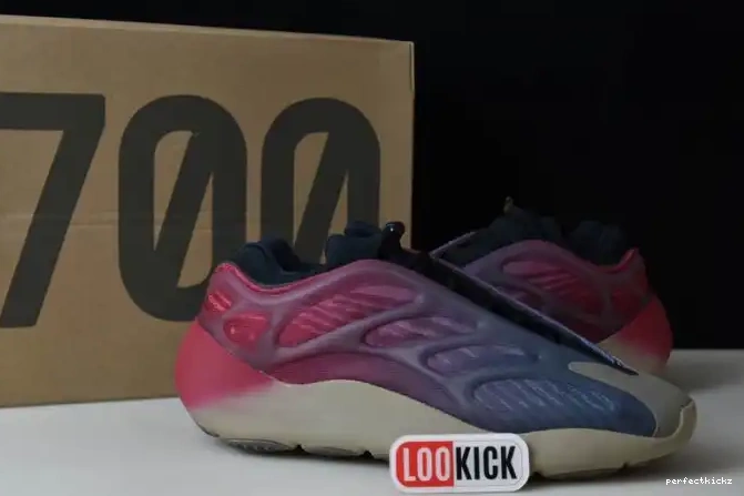 Yeezy GW1814 V3 Fade 700 Carbon Adidas 0602